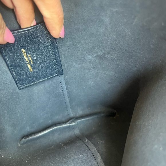 𝐒𝐎𝐋𝐃 𝐕𝐈𝐀 𝐄𝐌𝐓** 𝟏𝟎𝟎𝟎💯 authentic YSL navy blue with gold - Picture 7 of 7